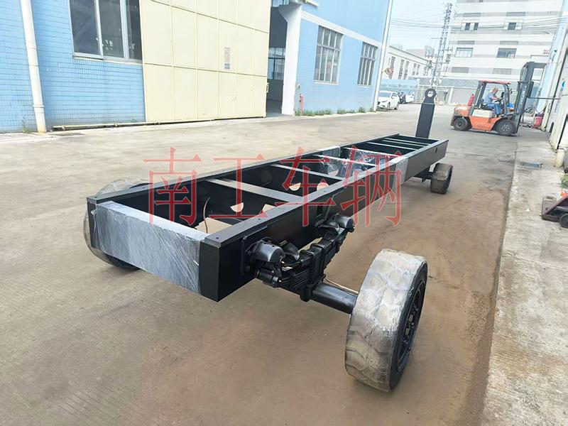 10吨牵引骨架式平板拖车 全挂拖车底盘